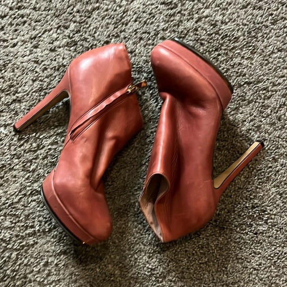 Vince Camuto Booties 8 1/2 - Picture 1 of 9